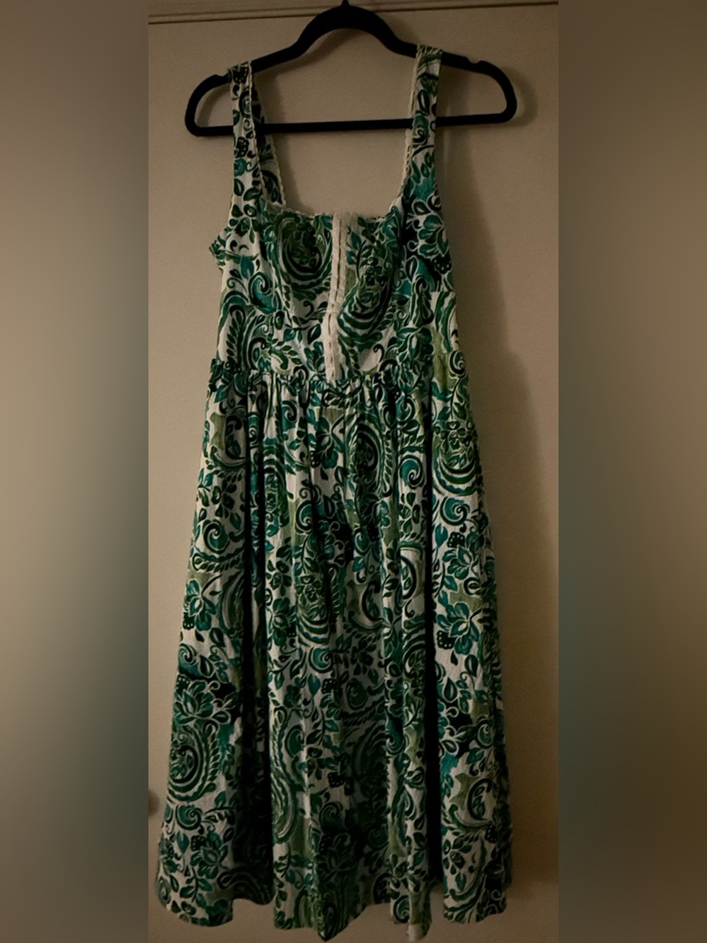 Avec Les Filles White and Green Printed Midi Sundress